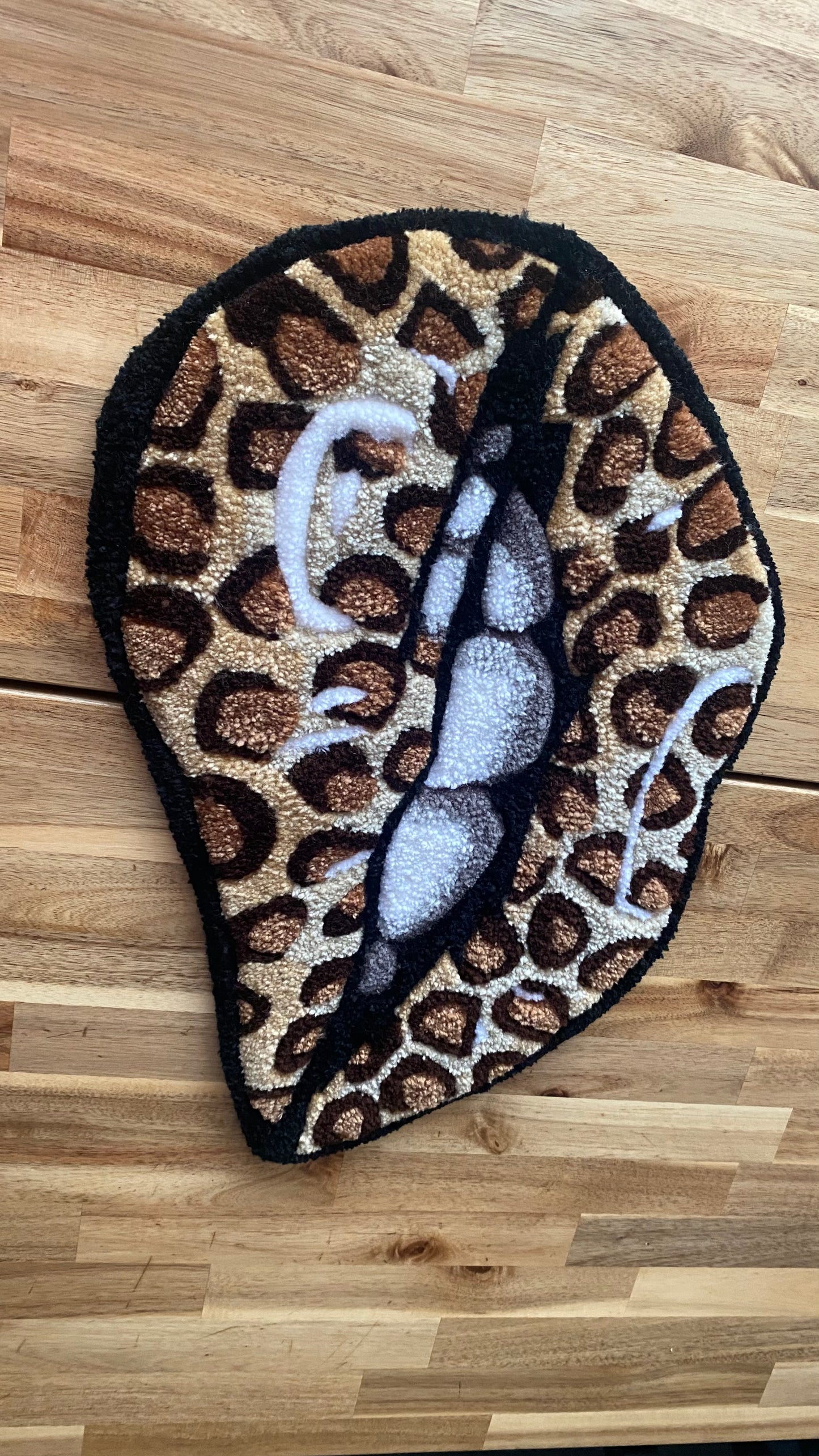 Leopard Lips Tufting Rug – Handmade Wall Art & Floor Rug