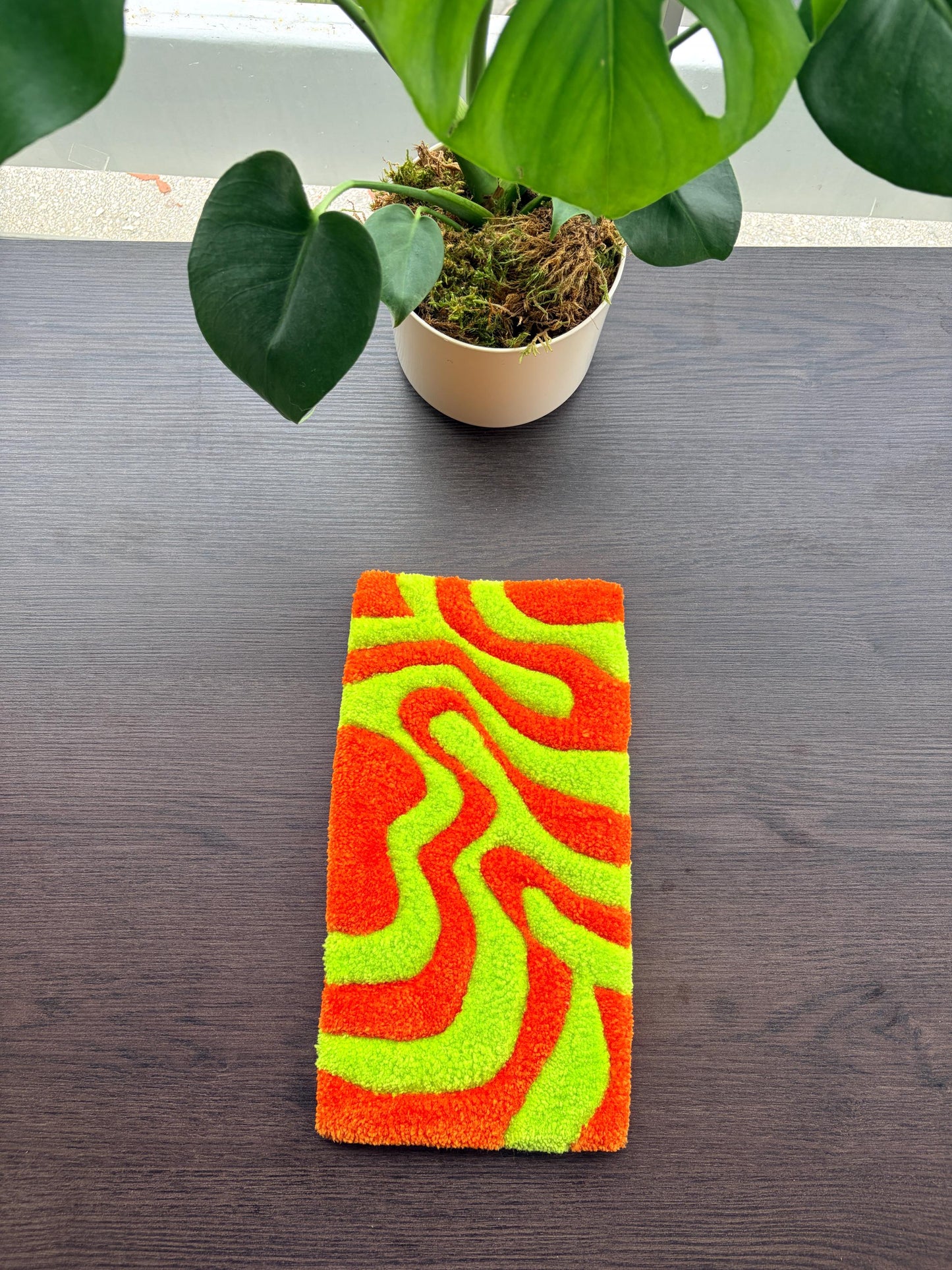 Lila & Turkuaz Dalgalı Klavye Halısı - Soyut El Yapımı Masa Paspası