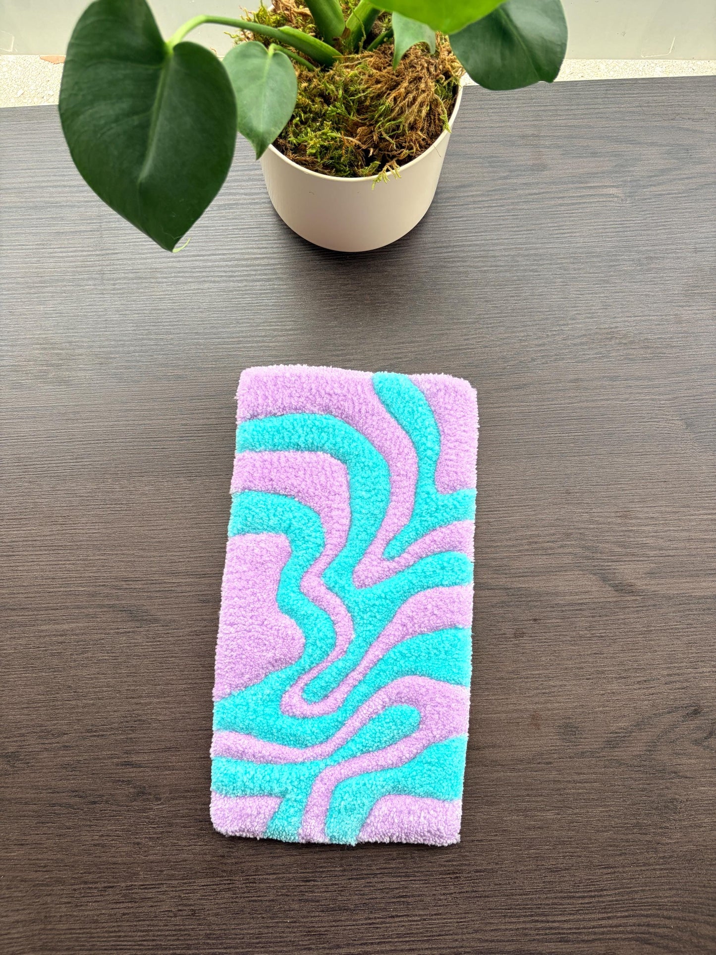 Lila & Turkuaz Dalgalı Klavye Halısı - Soyut El Yapımı Masa Paspası
