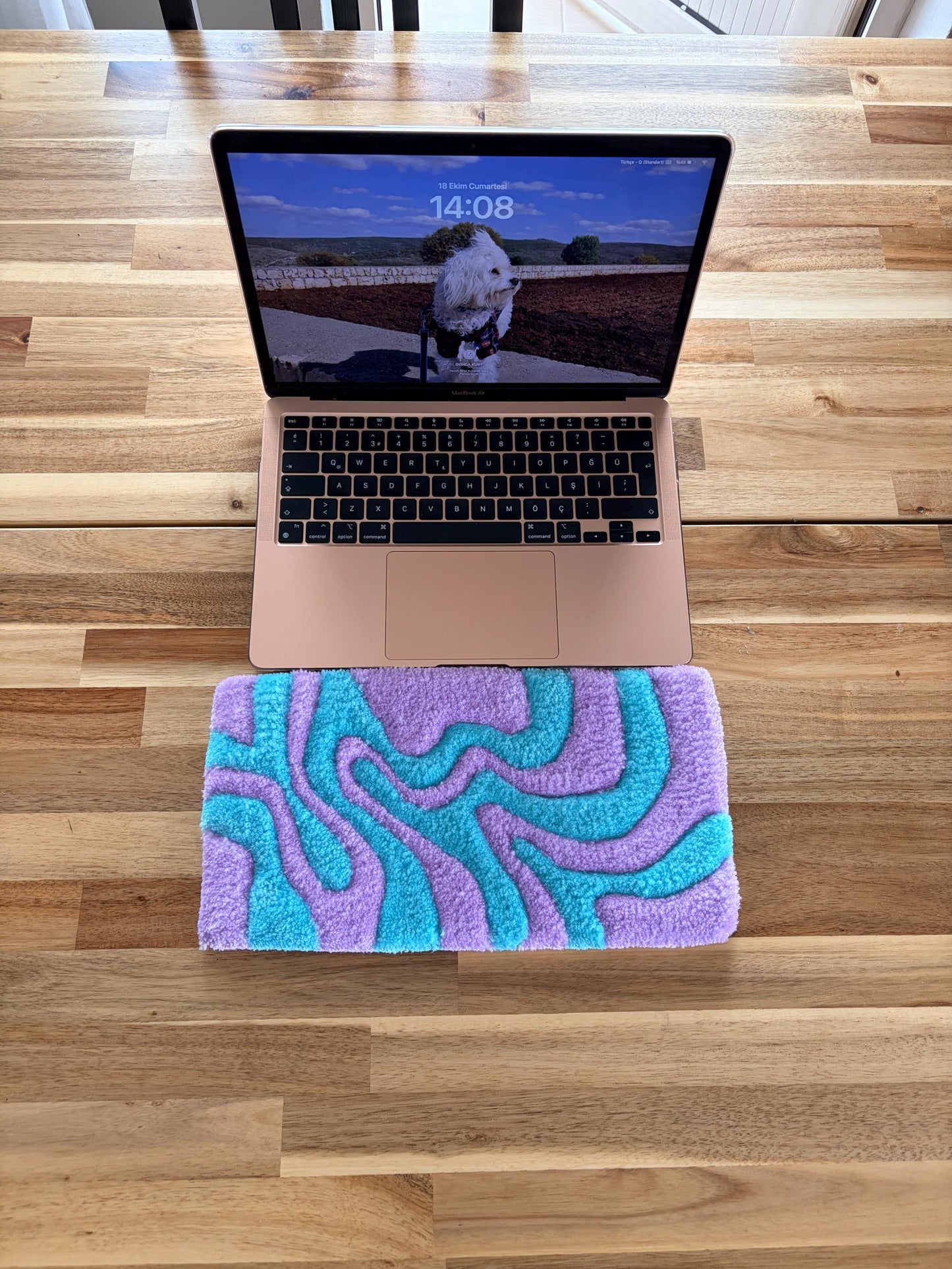 Lila & Turkuaz Dalgalı Klavye Halısı - Soyut El Yapımı Masa Paspası