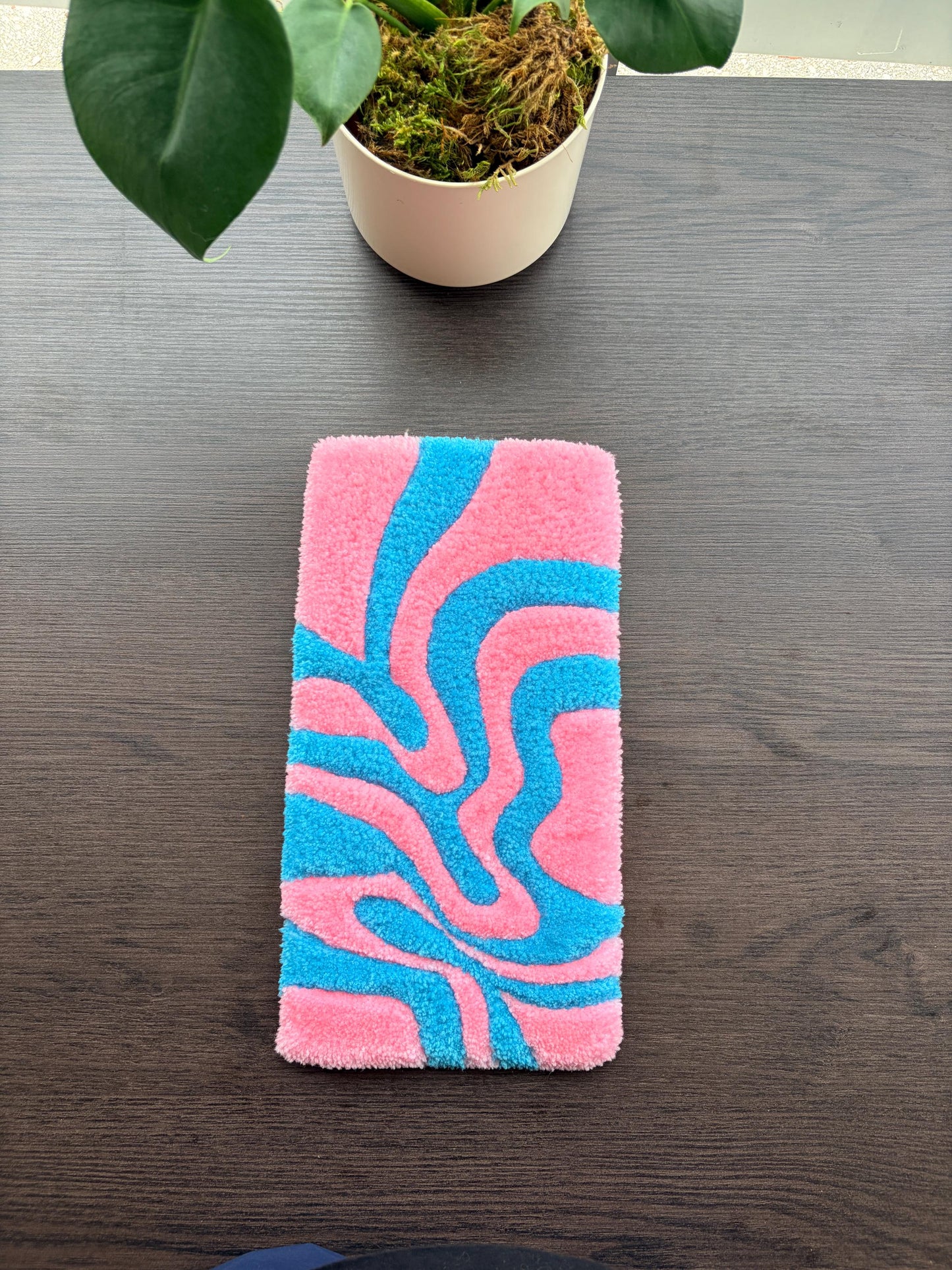 Lila & Turkuaz Dalgalı Klavye Halısı - Soyut El Yapımı Masa Paspası